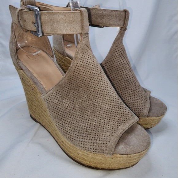Marc Fisher Alison Taupe Perforated Leather Peep Toe Wedge Espadrilles Size 7.5 - Picture 1 of 8